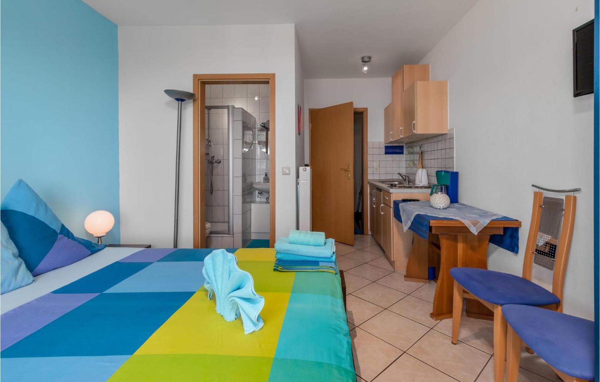 1 Bedroom Cozy Apartment In Crikvenica Eksteriør billede
