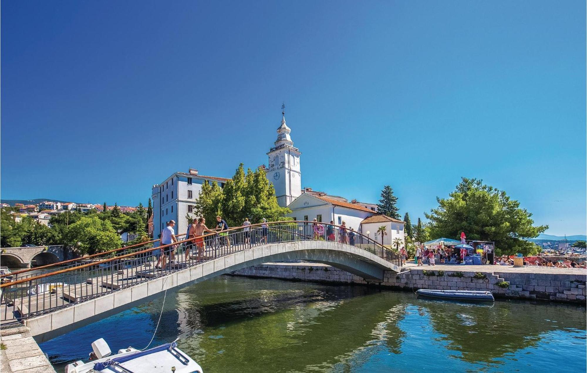 1 Bedroom Cozy Apartment In Crikvenica Eksteriør billede