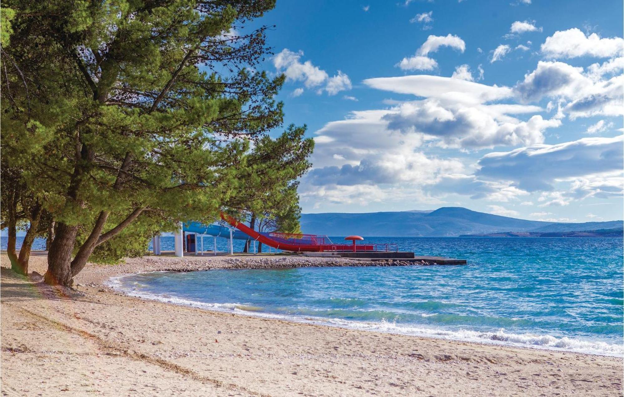 1 Bedroom Cozy Apartment In Crikvenica Eksteriør billede