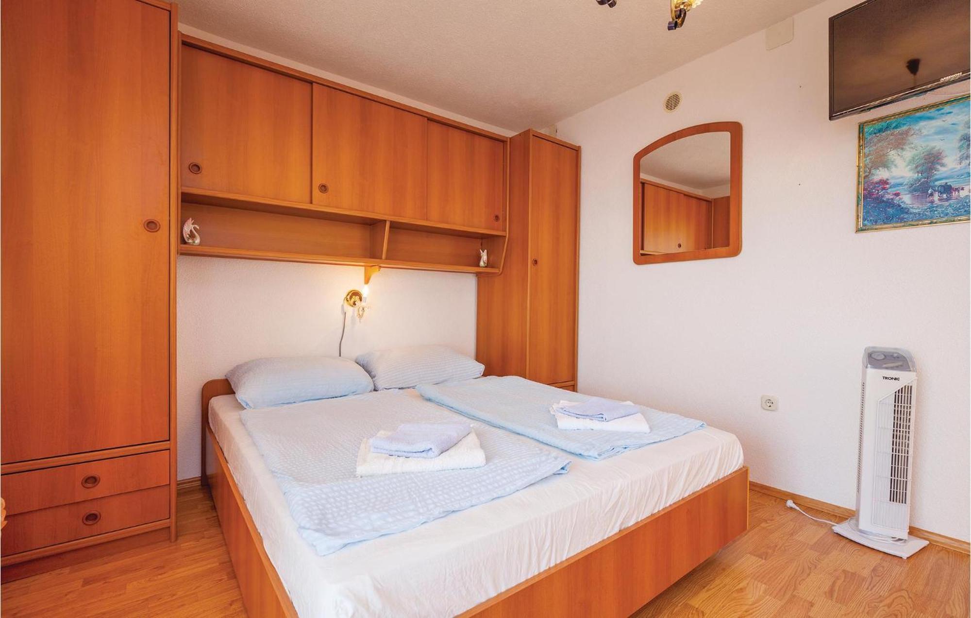 1 Bedroom Cozy Apartment In Crikvenica Eksteriør billede