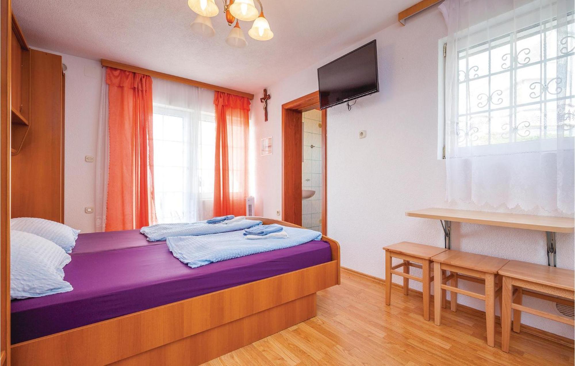 1 Bedroom Cozy Apartment In Crikvenica Eksteriør billede