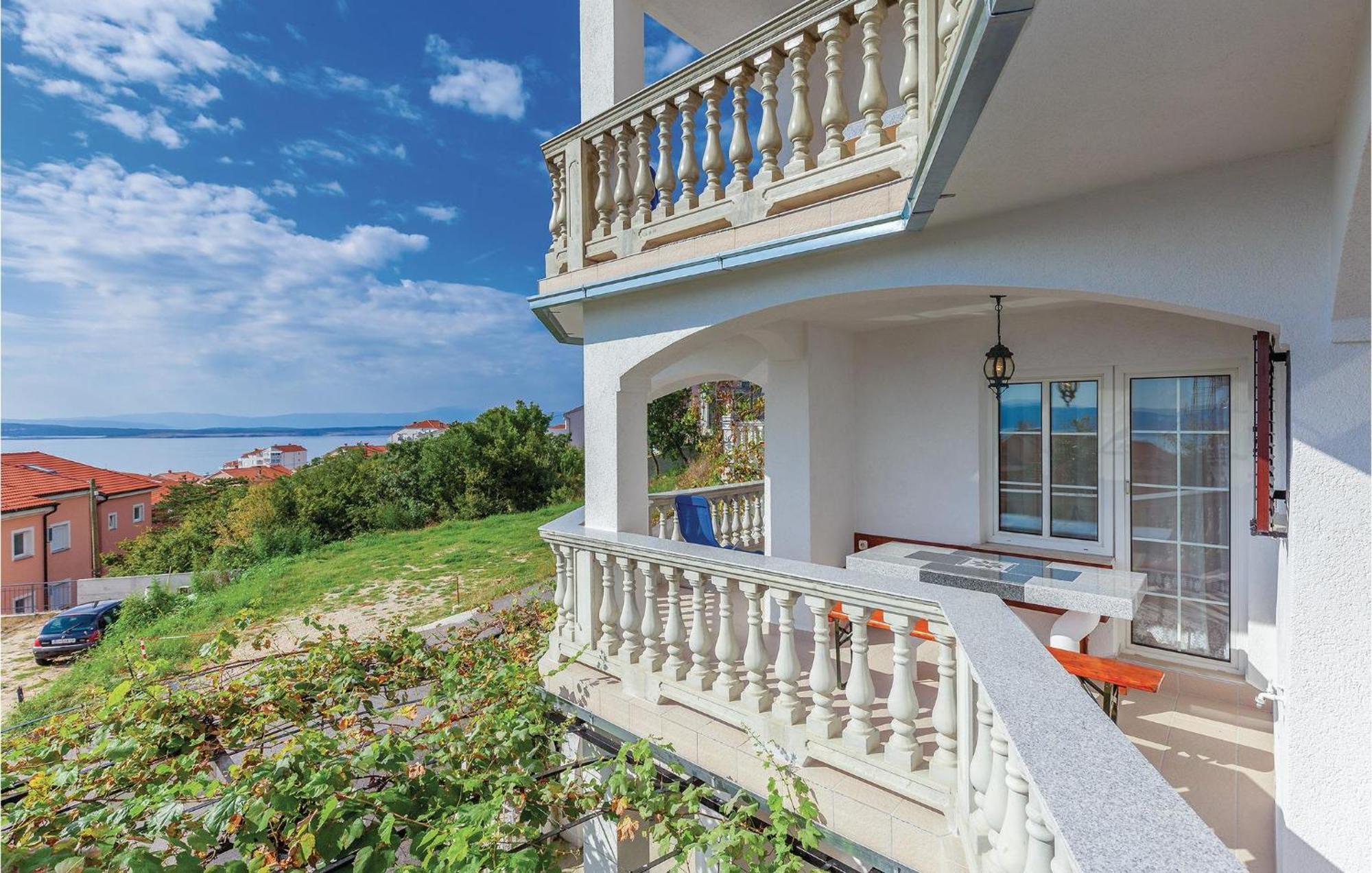 1 Bedroom Cozy Apartment In Crikvenica Eksteriør billede