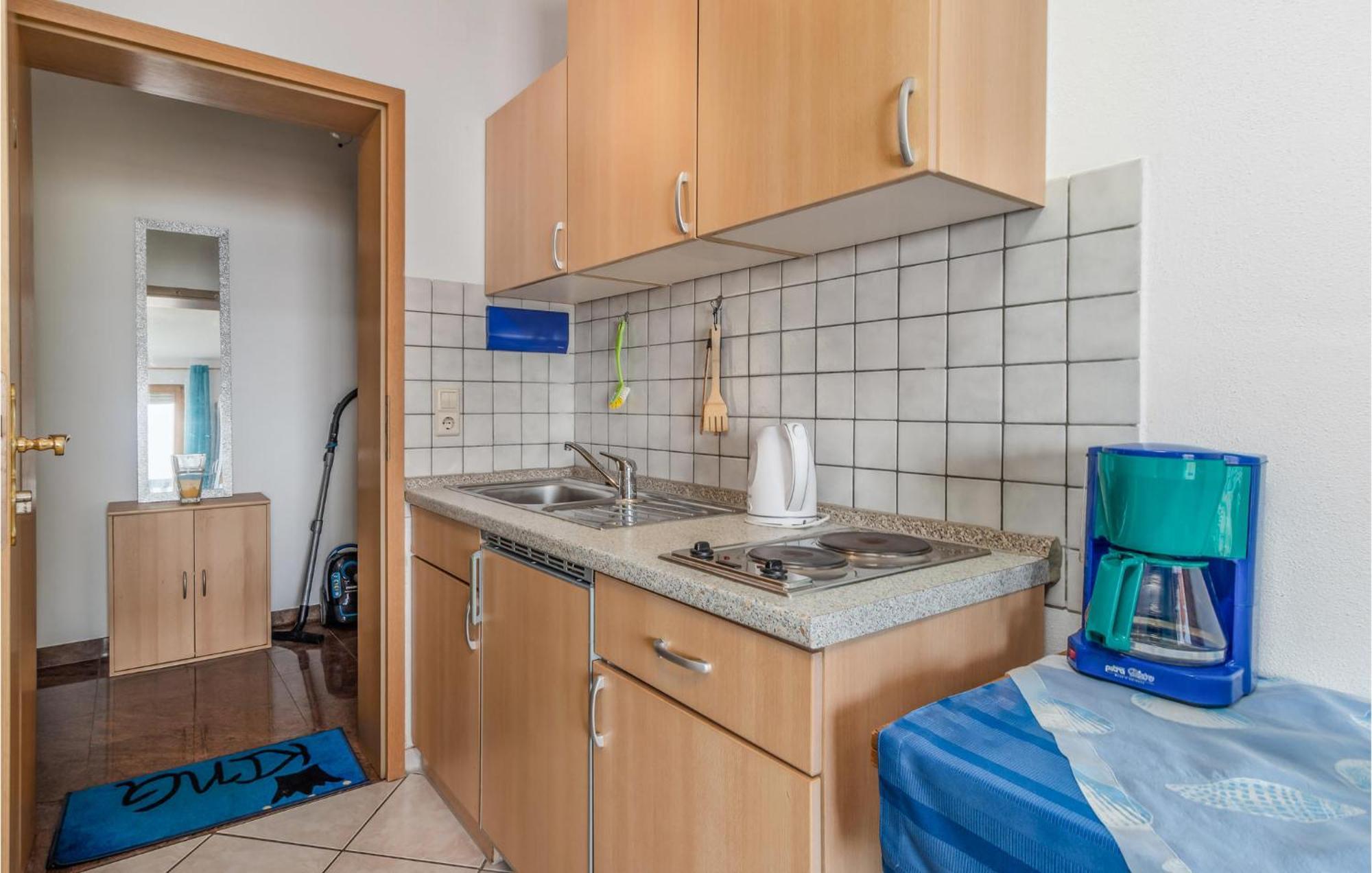 1 Bedroom Cozy Apartment In Crikvenica Eksteriør billede