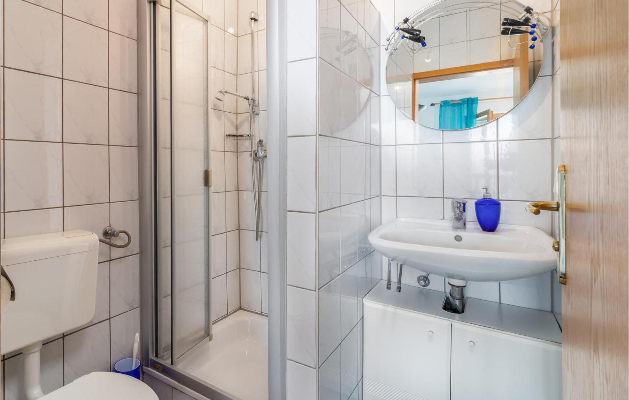 1 Bedroom Cozy Apartment In Crikvenica Eksteriør billede