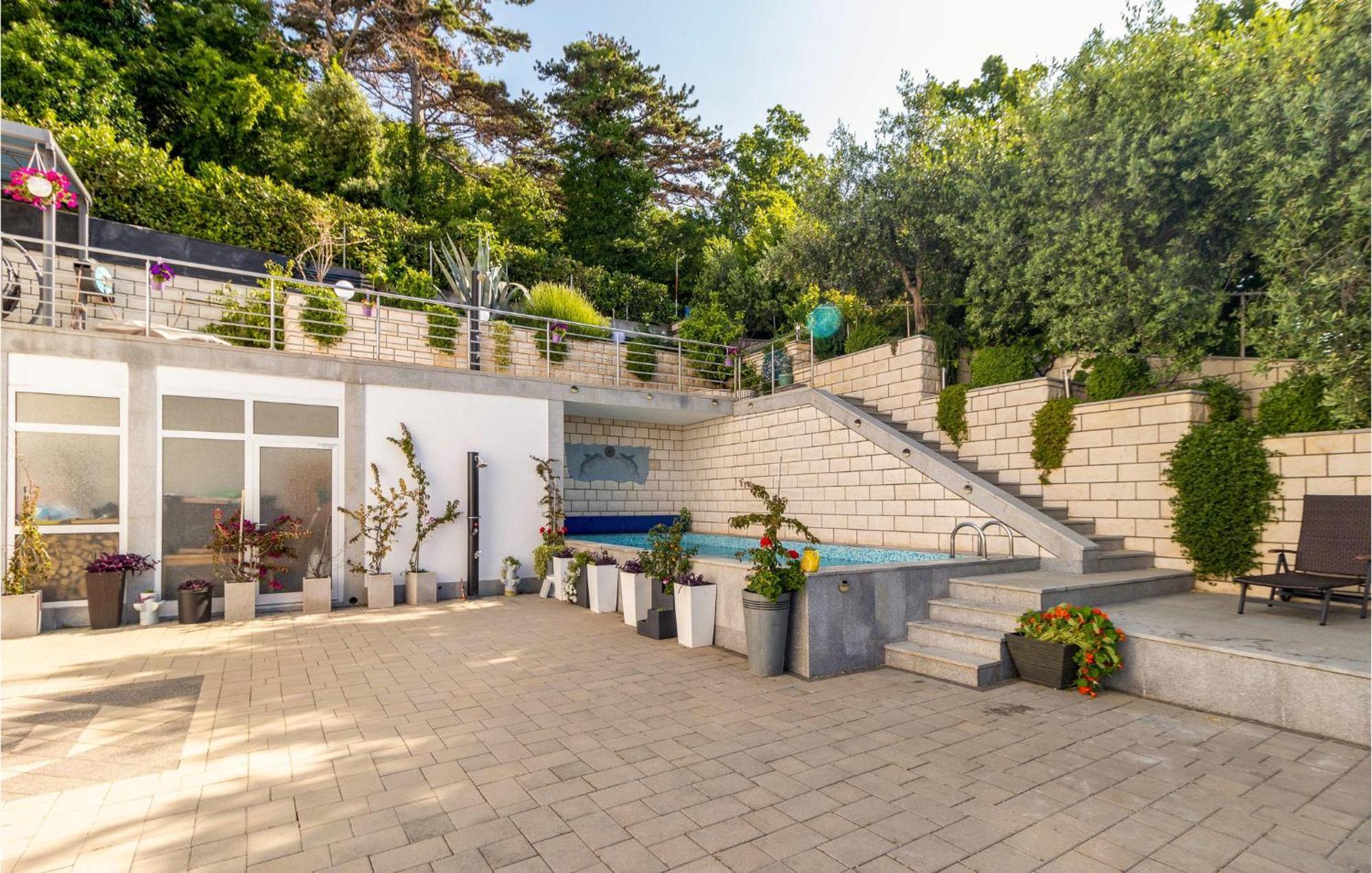 1 Bedroom Cozy Apartment In Crikvenica Eksteriør billede