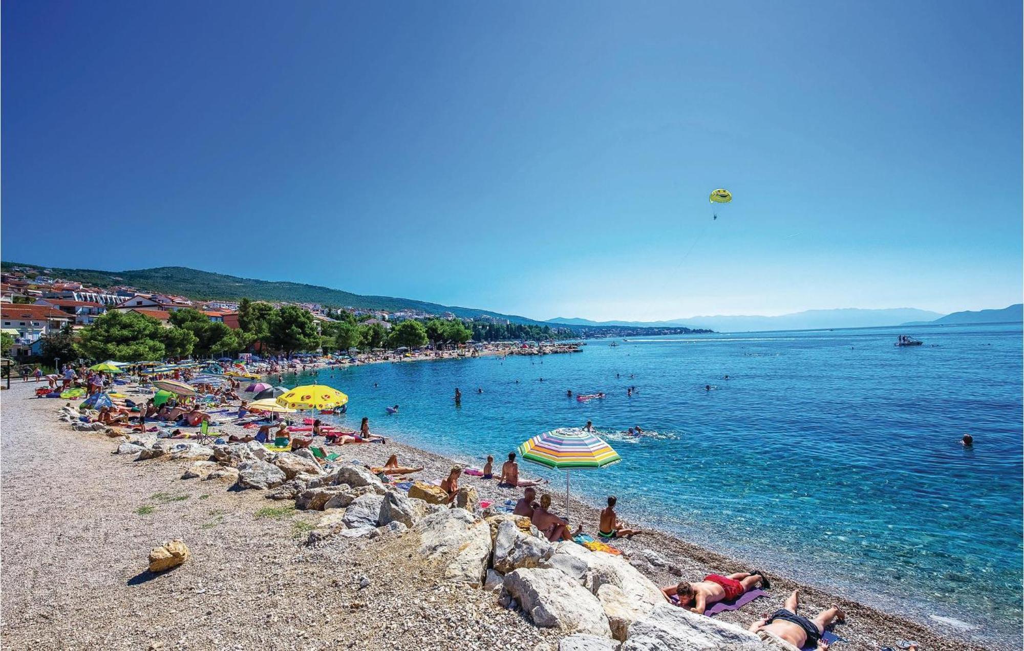 1 Bedroom Cozy Apartment In Crikvenica Eksteriør billede