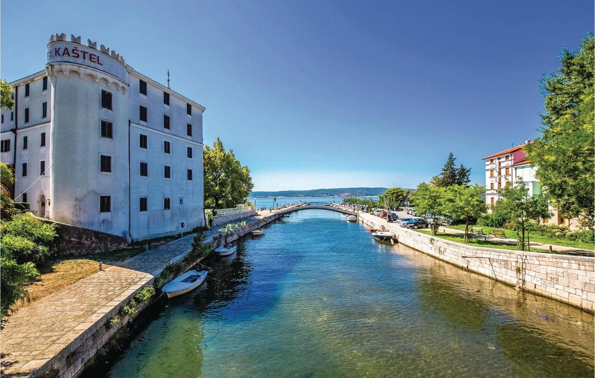 1 Bedroom Cozy Apartment In Crikvenica Eksteriør billede