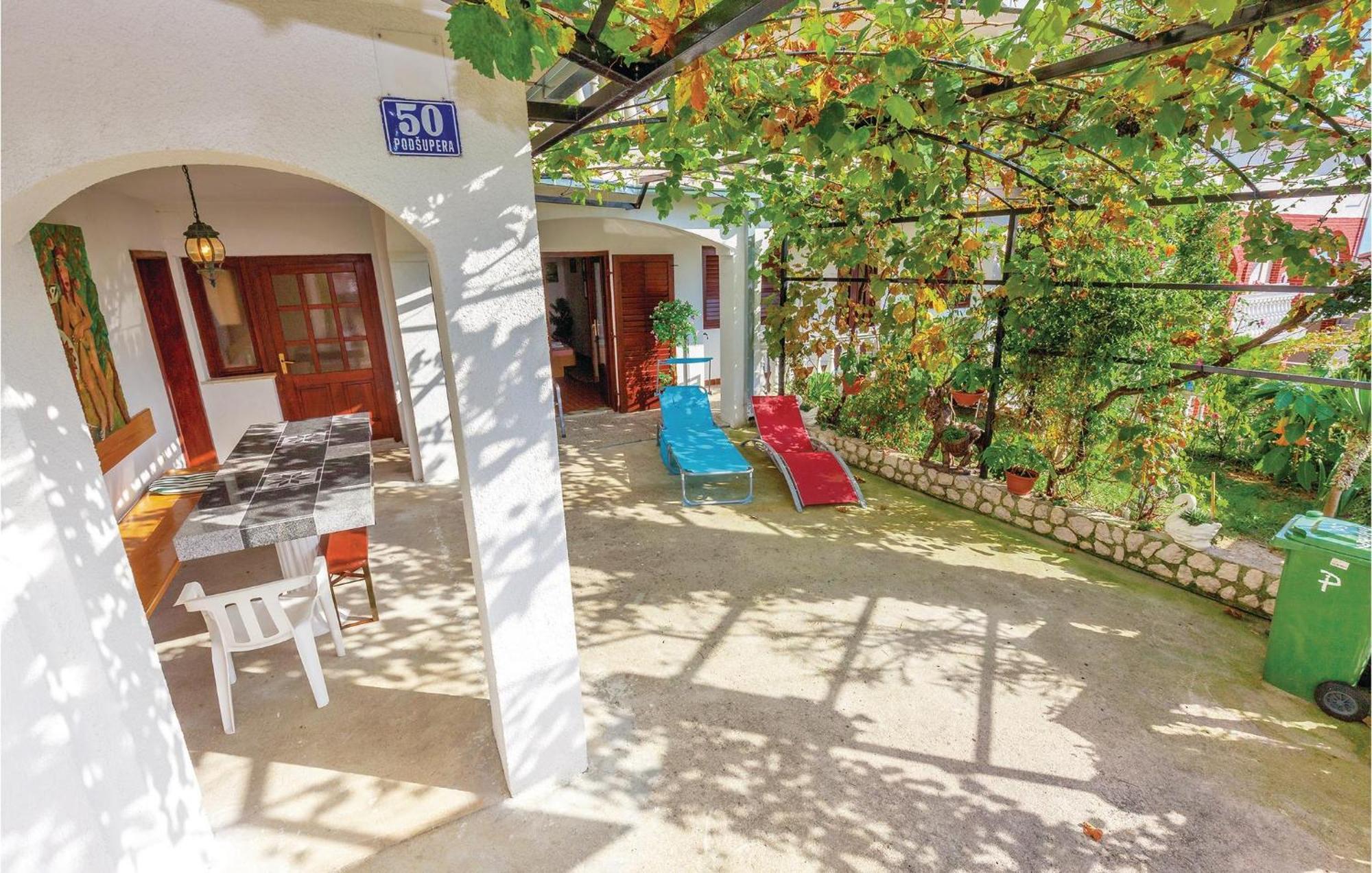 1 Bedroom Cozy Apartment In Crikvenica Eksteriør billede
